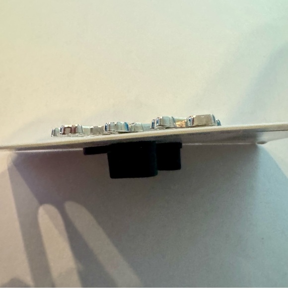 NWT. Disney Pin Pluto Laying in His Dog House with Bone and Bowl Disney Parks - Picture 6 of 9